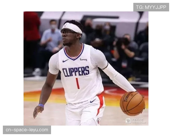 梅斯主场突发照明故障，比赛中断长达二十分钟